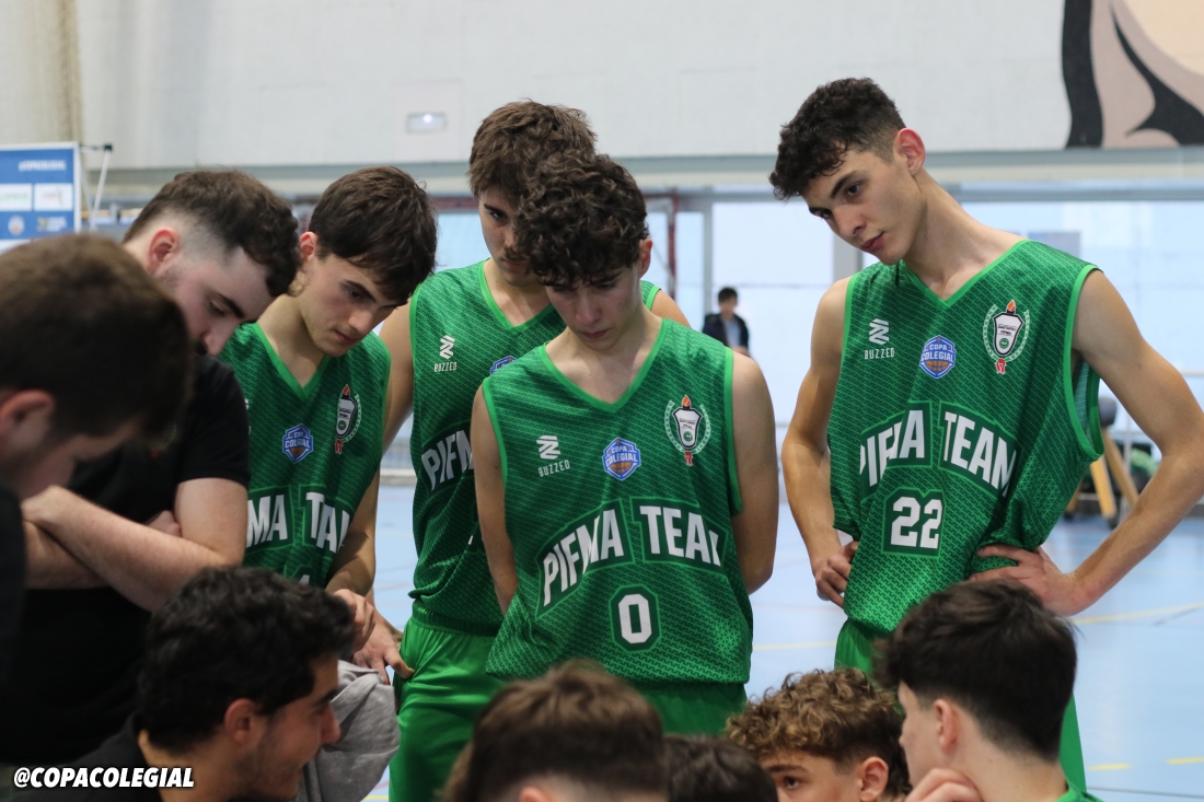 European International vs. Santa Pau - Pifma (Masculino). Álbum de fotos  #CopaColegialBCN | Copa Colegial