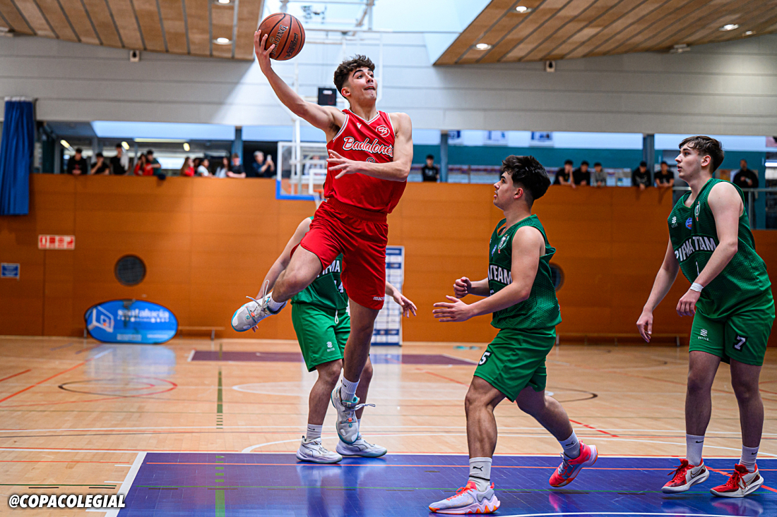 Santa Pau - Pifma vs. Badalonès (Masculino). Álbum de fotos  #CopaColegialBCN | Copa Colegial