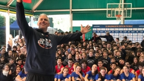 Alucinante: Joe Arlauckas incendia el colegio Bristol en el High School Experience 