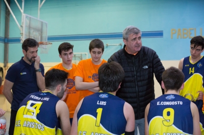 Óscar Quintana, feliz con sus chicos