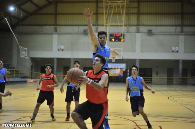 Acabando cerca del aro