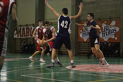Escoliés entrando a canasta