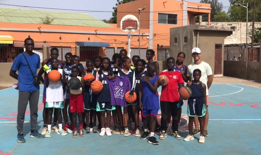 Maravillosa experiencia de Fetya, Nico y los Pablos en Senegal con Cooperating Volunteers