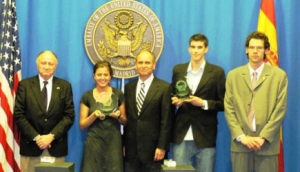 Los galardonados en la Embajada Americana en 2009