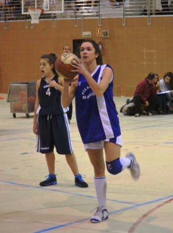 Tirando a la pata coja..