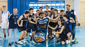 El Salvador reina en la locura colegial... y ¡pone rumbo a Valencia!