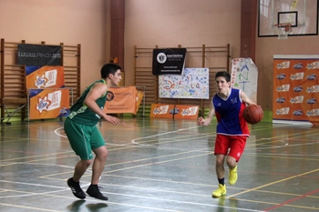 Ignacio Mateos dirigiendo el juego